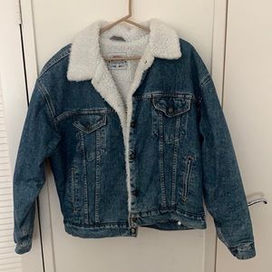 Levi Denim Jacket with Sherpa Lining and Collar.